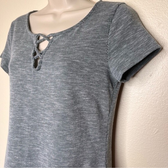 Modcloth Crisscross Notch Ribbed Tee Shirt Black White Stripe Women Medium Gray - Picture 4 of 11